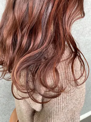 ミディアム カラー 秋元 菜摘のヘアスタイル