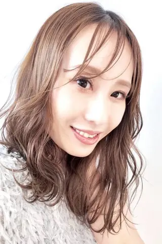 セミロング カラー suzuno／ Ributeのヘアスタイル