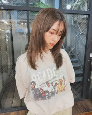 セミロング カラー レイヤー べージュ 白石研太のヘアスタイル