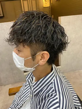 ショート カラー パーマ メンズ 勝毛 広貴のヘアスタイル