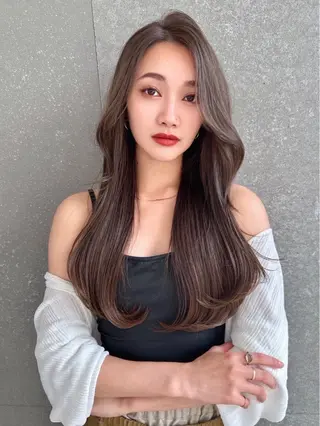 ロング カラー 淺井 咲那のヘアスタイル