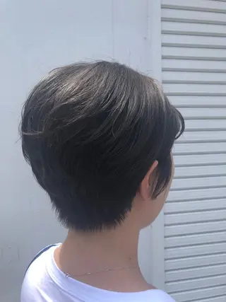 ショート カラー 永沼 真依のヘアスタイル