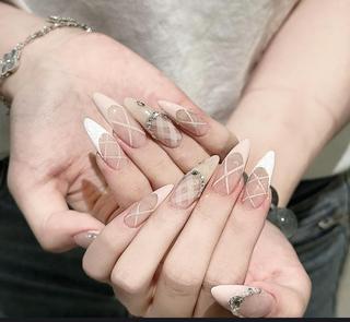 ネイル エリ🫧 nail池袋東口のネイルデザイン