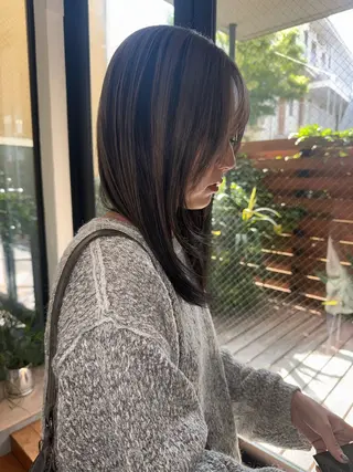 セミロング イシイ モエカのヘアスタイル