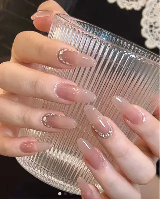 ロング AMI Nailsalonのネイルデザイン