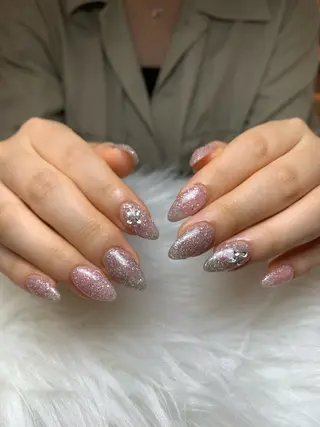 ネイル T. Leeのネイルデザイン