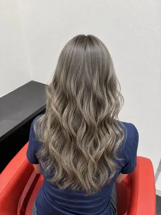 カラー 沢木 陽菜のヘアスタイル