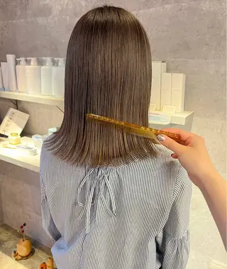 カラー mako / CREAMのヘアスタイル
