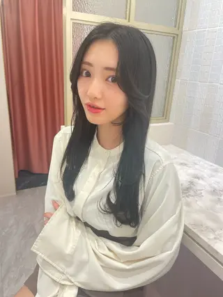 ロング fuwari 美白ショコラカラーのヘアスタイル