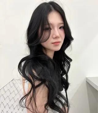 ロング vivie Madokaのヘアスタイル