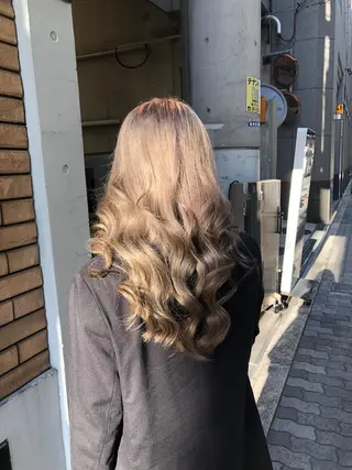 セミロング カラー ワンホンレイヤー エクステづまのヘアスタイル