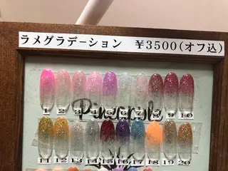 ネイル 桜田 麻菜のネイルデザイン