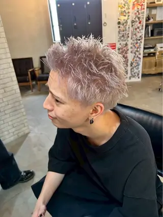ショート カラー ツイスパ/シャドウ 新井のヘアスタイル