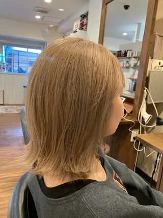 ミディアム 馬場 麻奈美のヘアスタイル