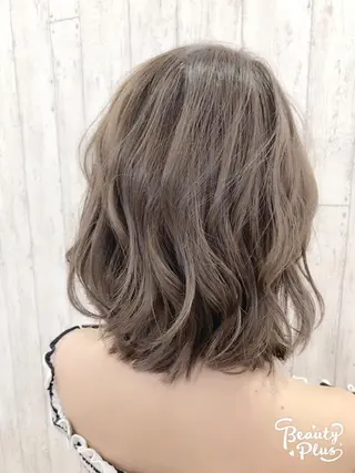 ミディアム カラー 艶髪🫧髪質改善 縮毛矯正✨影山湧市のヘアスタイル