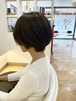 ショート ケアブリーチカラー 樋口 莉奈のヘアスタイル