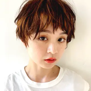 ショート カラー IKU顔周りレイヤー /ボブ/透明感カラーのヘアスタイル