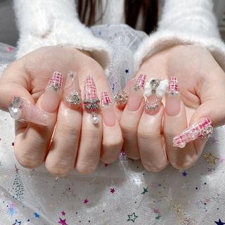 ネイル Queens テイのネイルデザイン
