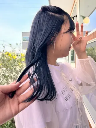 ロング カラー 吉水 果穂のヘアスタイル