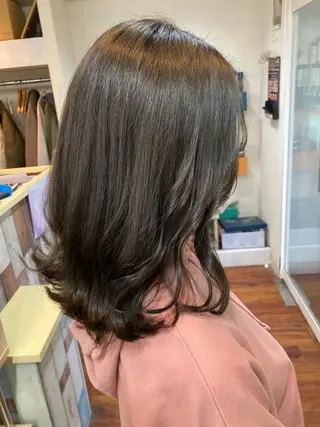 カラー 安永 里帆のヘアスタイル
