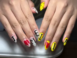 ネイル Yuui 💛のネイルデザイン