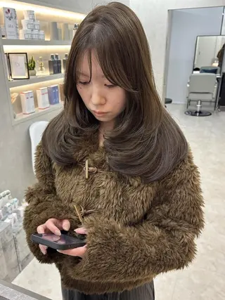 カラー セミロング ROW 札幌のヘアスタイル