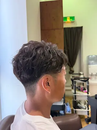 ショート パーマ メンズ 溝口 槙里也のヘアスタイル