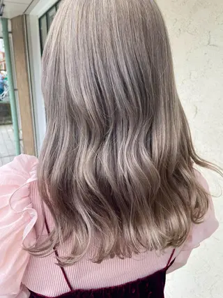 セミロング しもかわ かほのヘアスタイル