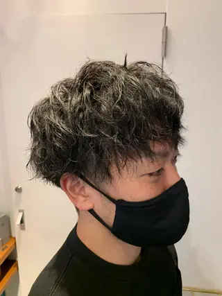 ショート パーマ メンズ グランジヘア 無造作ヘアHYUGAのヘアスタイル