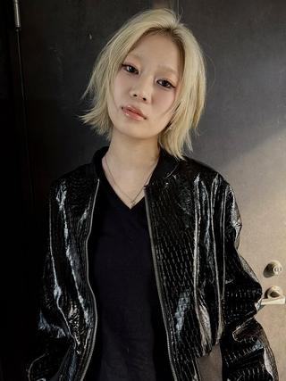 ミディアム カラー ウルフ/レイヤー /ブリーチ/心斎橋のヘアスタイル