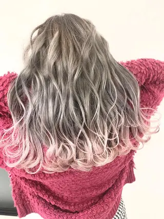 ミディアム 穐田 司樹のヘアスタイル