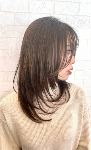 ロング まとまる美髪矯正 ×レイヤーカットのヘアスタイル