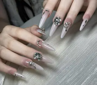 ネイル Pure&Rich Nailのネイルデザイン