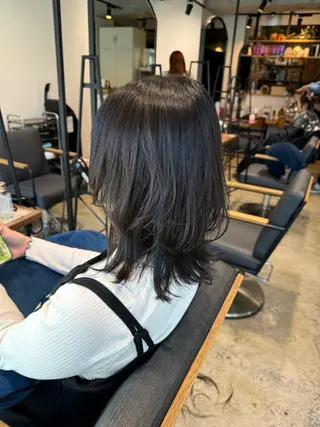 ミディアム カラー レイヤー/大人ボブ| ワタナベ リョウカのヘアスタイル