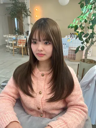 ロング 山口 愛結のヘアスタイル