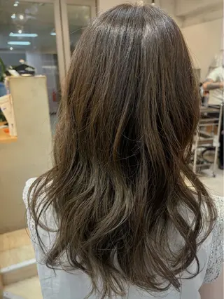 セミロング カラー cana 札幌レイヤースタイルのヘアスタイル