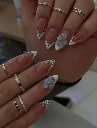 ネイル Rina Mika Nailsのネイルデザイン