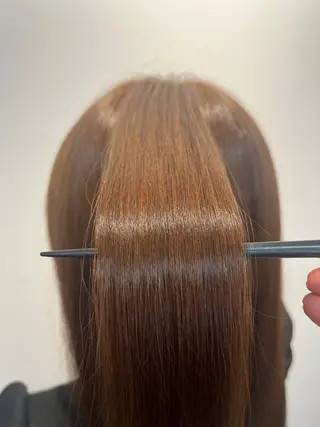 カラー 鶴田 瑠夏のヘアスタイル