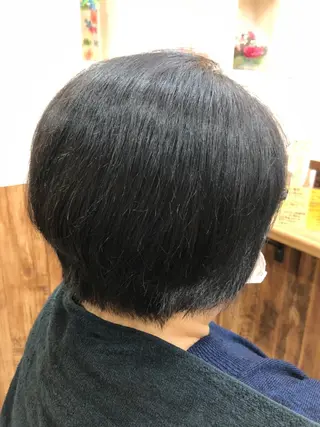 ショート カラー 青木 恵のヘアスタイル