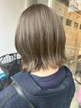 ショート カラー カナザワ アリッサのヘアスタイル