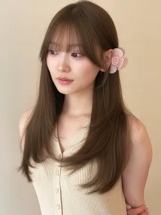 ロング カラー ヘアアレンジ 透け感ベージュ🤎 韓国ヘアtakutoのヘアスタイル