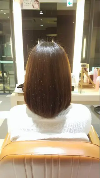 ミディアム パーマ ぱつっとボブ/ 小野あかねのヘアスタイル