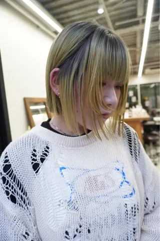 ショート カラー パーマ ヘアアレンジ デザインカラー/ボブ ブリーチカラー/ユリのヘアスタイル