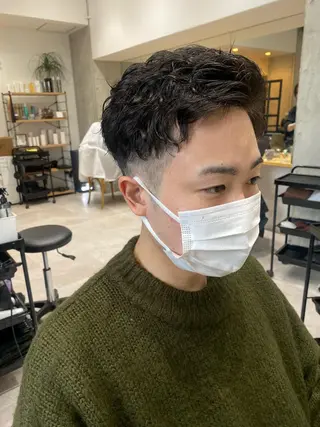 パーマ メンズ 似合う髪型見つけます AYAKAのヘアスタイル