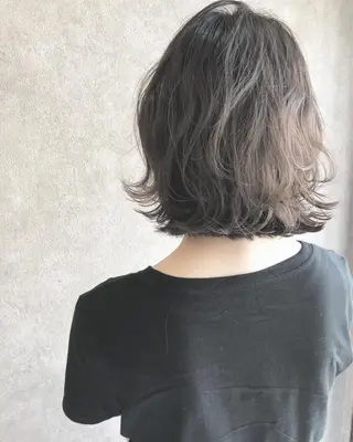 ショート パーマ 顔周りレイヤーカット ブリーチminamiのヘアスタイル