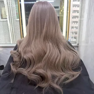 ロング カラー シールエクステ特化 ハイトーン、NANAのヘアスタイル