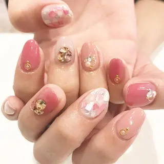 ネイル 板垣 綾乃のネイルデザイン