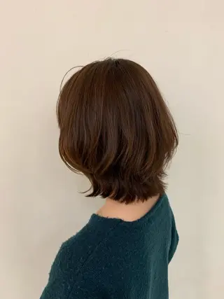 ミディアム 伊藤 陽のヘアスタイル