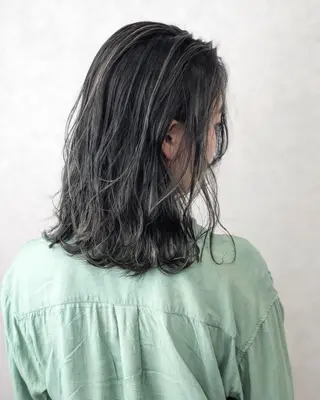 ミディアム カラー TATSUYA アートディレクターのヘアスタイル