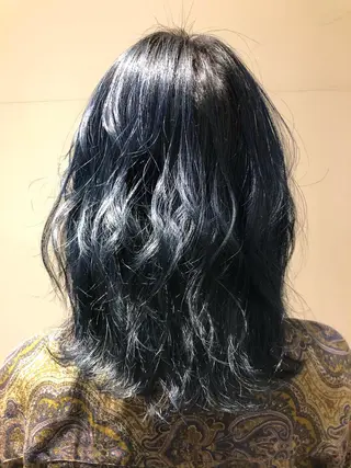 ミディアム カラー レイヤー×艶髪特化 マネージャー安藤光司のヘアスタイル